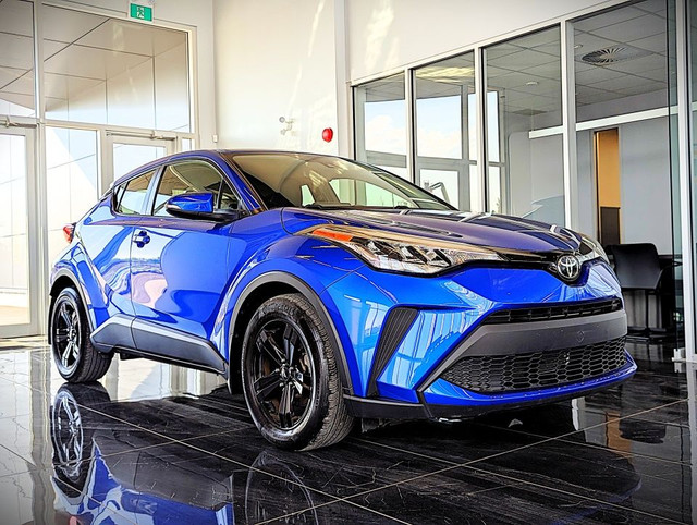 2020 Toyota C-HR LE in Cars & Trucks in City of Montréal - Image 3