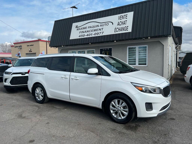 2017 KIA SEDONA LX in Cars & Trucks in Saint-Hyacinthe