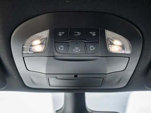 2025 Chrysler Pacifica Select in Cars & Trucks in Barrie - Image 31