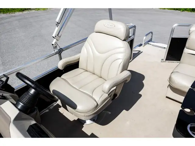 2012 Harris Cruiser CX 200 in Powerboats & Motorboats in Québec City - Image 24