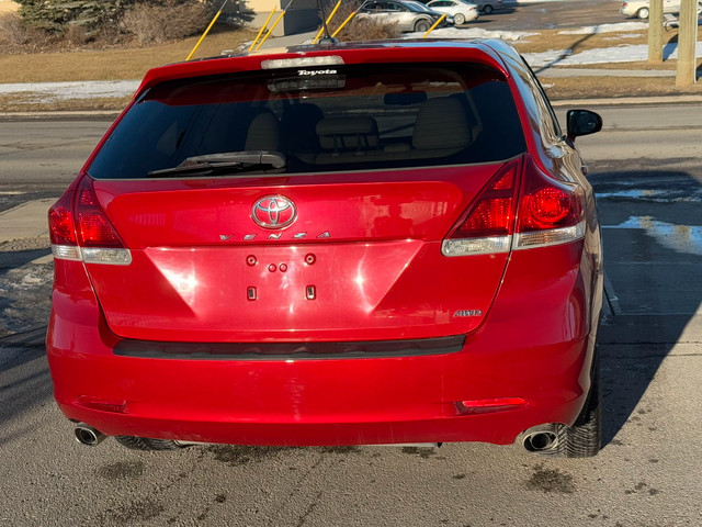 2010 Toyota Venza 4X4 3.5L AWD in Cars & Trucks in Calgary - Image 3