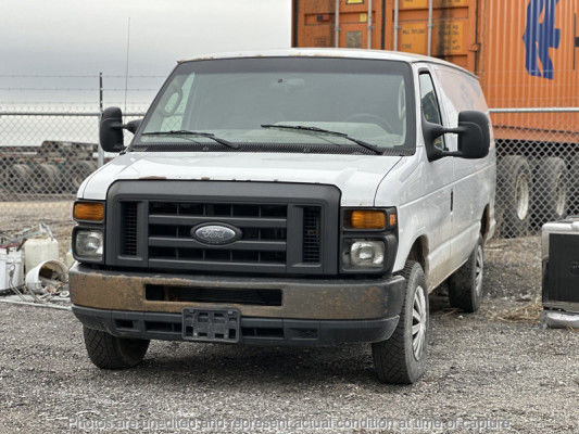 2013 Ford Econoline Cargo Van E-250 Extended in Cars & Trucks in Mississauga / Peel Region - Image 2