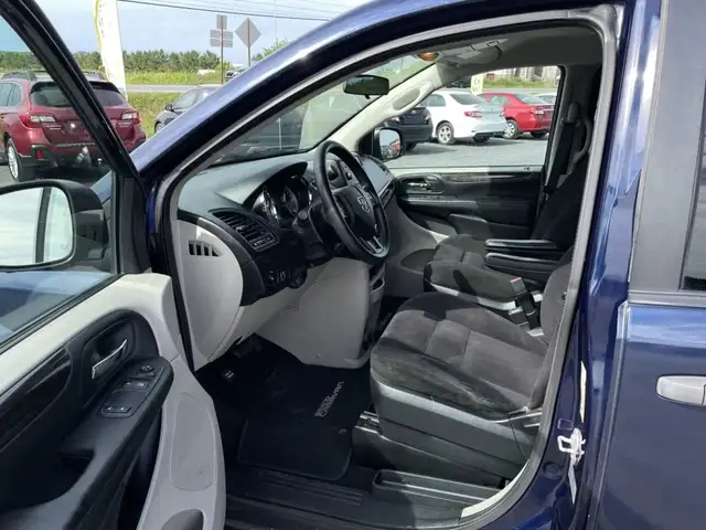 2015 Dodge Grand Caravan Ensemble Valeur Plus in Cars & Trucks in Sherbrooke - Image 11
