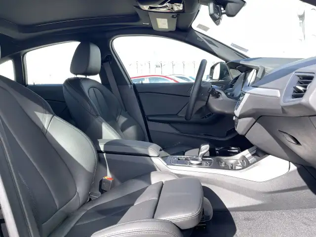 2024 BMW 2 Series dans Autos et camions dans Calgary - Image 34