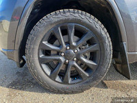 This Jeep Grand Cherokee boasts a Regular Unleaded V-6 3.6 L/220 engine powering this Automatic tran... (image 8)
