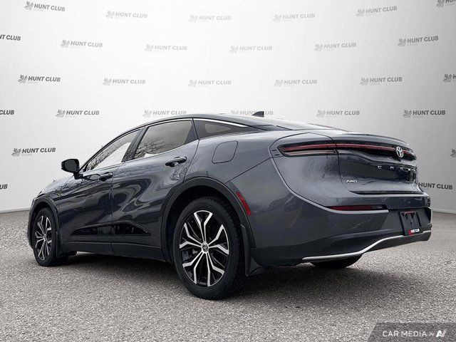 2023 Toyota Crown XLE in Cars & Trucks in Ottawa - Image 4
