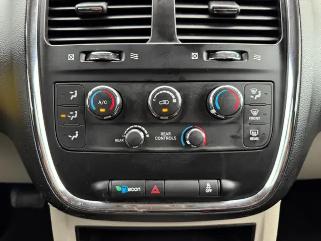 2012 Dodge Grand Caravan SXT | ONE OWNER | STOW N GO | MULTI-FUN in Cars & Trucks in Oshawa / Durham Region - Image 26