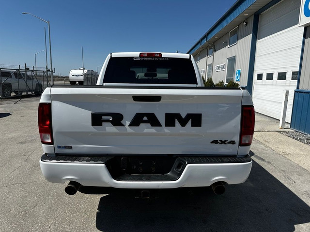  2020 Ram 1500 Classic Express 4x4 Crew Cab 5'7 Box in Cars & Trucks in Winnipeg - Image 4