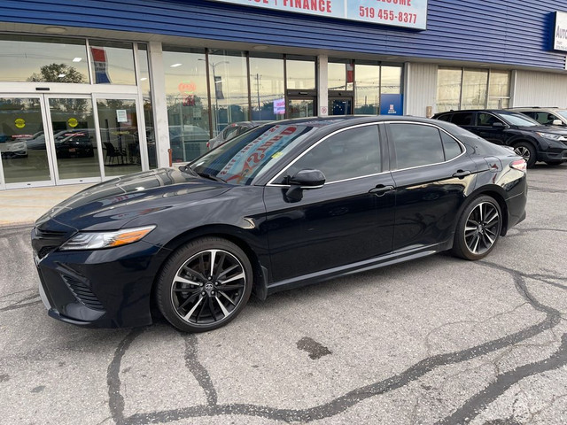  2018 Toyota Camry NAV LEATHER SUNROOF MINT! WE FINANCE ALL CRED in Cars & Trucks in London - Image 2