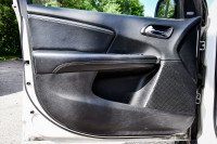 Leather Seats, Bluetooth, Heated Seats, Heated Steering Wheel, Premium Sound Package! 6 LOCATIONS KI... (image 7)