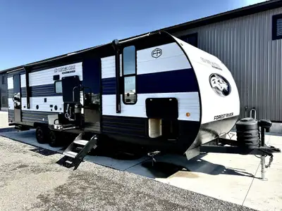 IN STOCK, NO HIDDEN FEES! Specifications and Features: Length (ft): 31'9 Width (ft): 8'0 Height (ft)...
