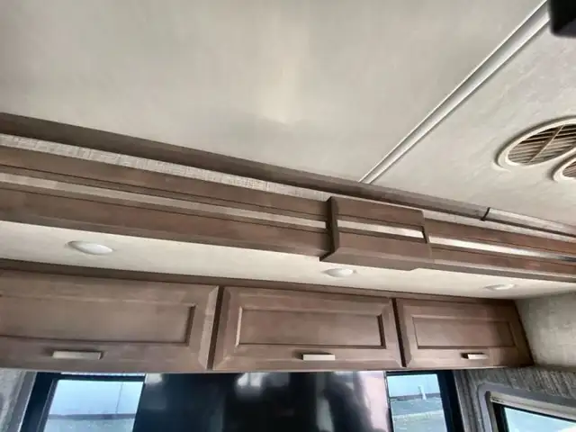 2023 Thor Motor Coach Aria 3401 in RVs & Motorhomes in Abbotsford - Image 14