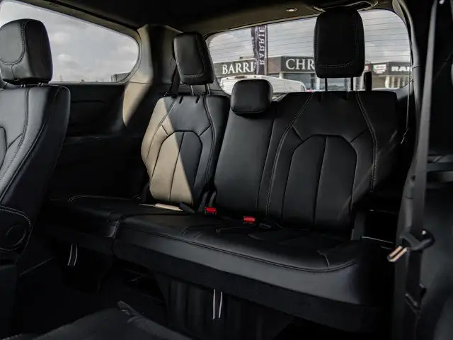 2025 Chrysler Grand Caravan SXT in Cars & Trucks in Barrie - Image 33