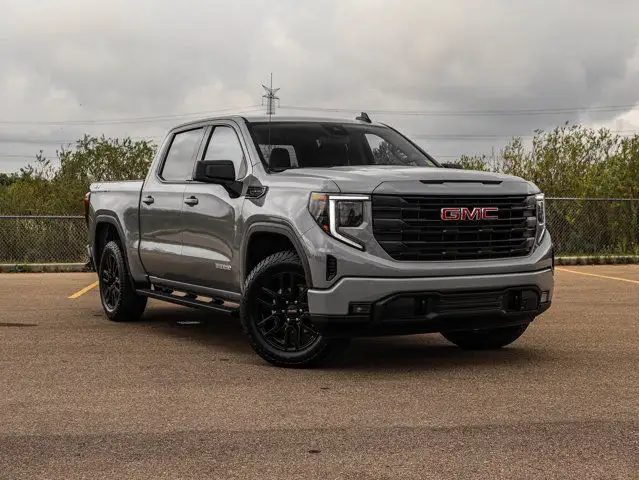 2024 GMC Sierra 1500 Elevation 5.3L dans Autos et camions dans Comté de Strathcona - Image 3