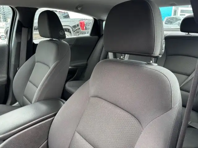 2022 Chevrolet Malibu RS 10 AIRBAGS|MID-SIZE|GREAT VALUE! in Cars & Trucks in City of Toronto - Image 11