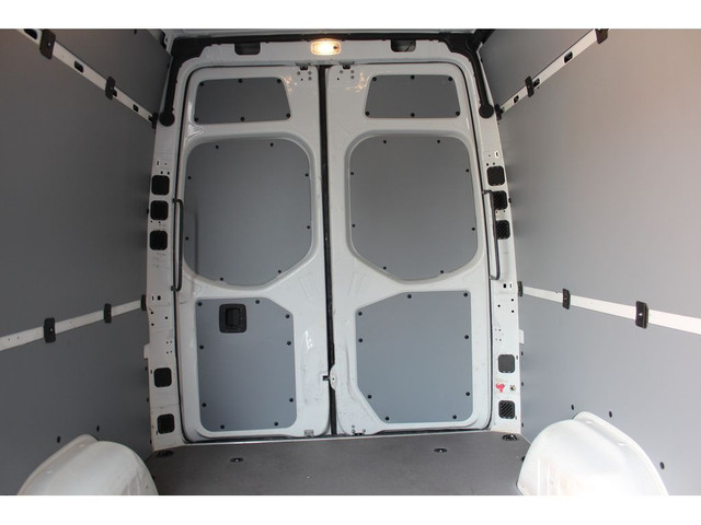 2019 Mercedes-Benz Sprinter Cargo Van \"4X4\" - \"3 SEATER LEATH in Cars & Trucks in City of Toronto - Image 2