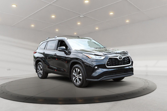 2023 Toyota Highlander XLE + SIEGES EN CUIR + TOIT OUVRANT XLE A in Cars & Trucks in Longueuil / South Shore - Image 3