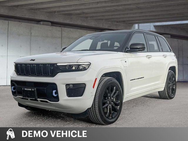2023 Jeep Grand Cherokee 4xe Overland | Ex-Demo | Rear TVs in Cars & Trucks in Tricities/Pitt/Maple