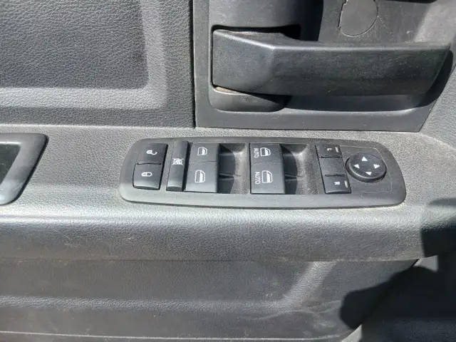 2011 Ram 2500 ST, dump box ,diesel RAM, 6.7L Cummins Diesel ,  in Cars & Trucks in Mississauga / Peel Region - Image 12