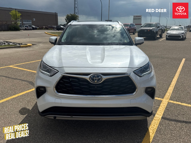 2023 Toyota Highlander Hybrid Platinum AWD in Cars & Trucks in Red Deer - Image 3