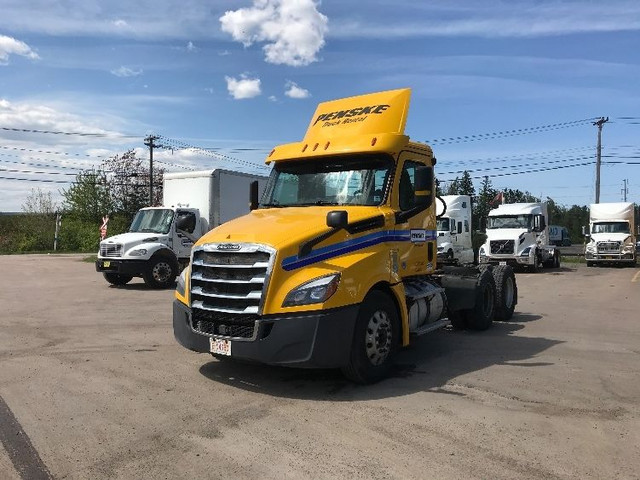 2019 Freightliner T12664ST in Heavy Trucks in Moncton - Image 3