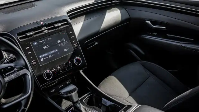 2022 Hyundai Tucson Preferred AWD | Heated Steering Wheel dans Autos et camions dans Guelph - Image 14