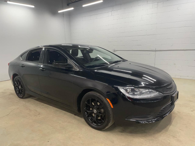  2015 Chrysler 200 LX in Cars & Trucks in Guelph