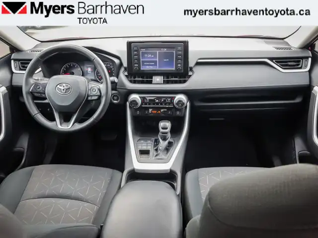 2021 Toyota RAV4 XLE AWD - Sunroof - Power Liftgate in Cars & Trucks in Ottawa - Image 14