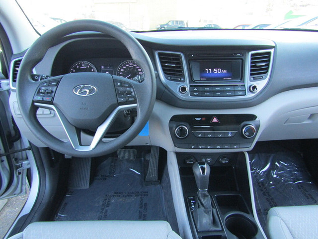  2017 Hyundai Tucson AWD 2.0L B.CAMERA/HEATED SEATS/EASY FINANCI in Cars & Trucks in Calgary - Image 2