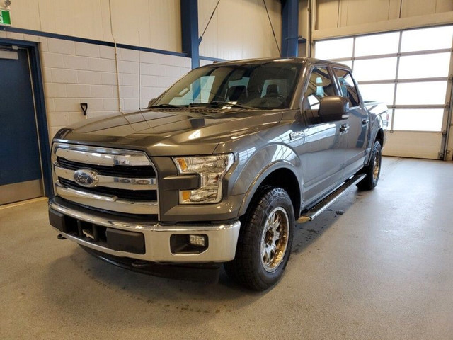  2017 Ford F-150 LARIAT W/REVERSE SENSING SYSTEM in Cars & Trucks in Moose Jaw