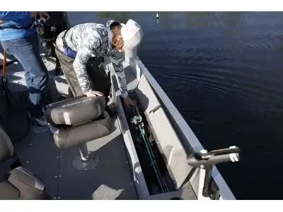 2025 Lund Boat Co 1600 FURY SS Mercury 40elpt in Powerboats & Motorboats in Lloydminster - Image 34