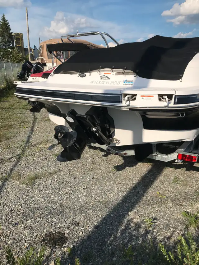 2007 Four Winns Funship 204 in Powerboats & Motorboats in Sherbrooke - Image 6