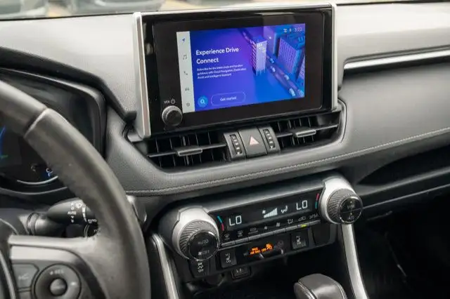 2024 Toyota RAV4 Hybrid XLE dans Autos et camions dans Ville d’Edmonton - Image 22