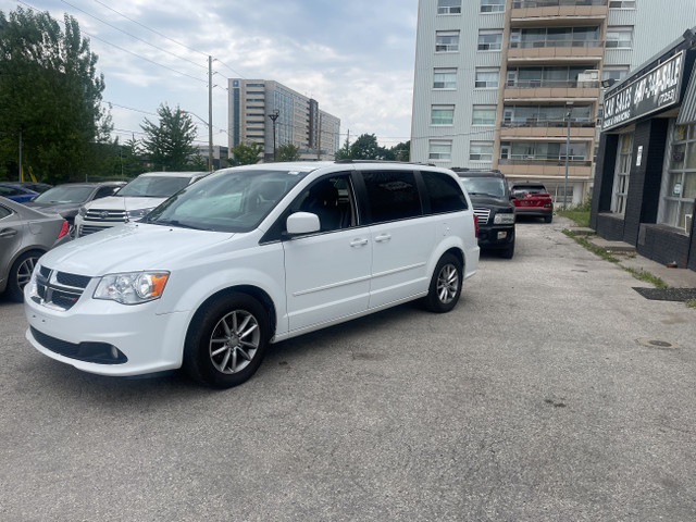 2015 Dodge Grand Caravan 4dr Wgn SXT Premium Plus in Cars & Trucks in City of Toronto - Image 3