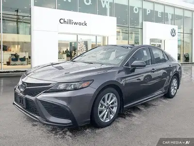This Toyota Camry boasts a Regular Unleaded I-4 2.5 L/152 engine powering this Automatic transmissio...