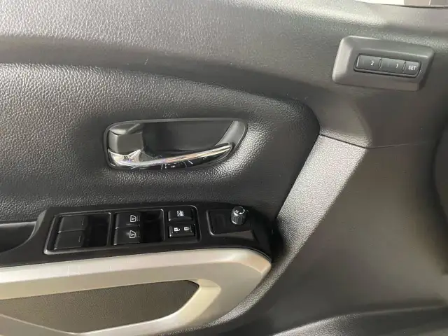 2019 Nissan Titan Pro-4X in Cars & Trucks in Guelph - Image 18