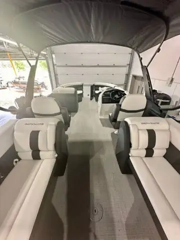 2025 Berkshire Pontoons 24RFX CTS 3.0 in Powerboats & Motorboats in Winnipeg - Image 18
