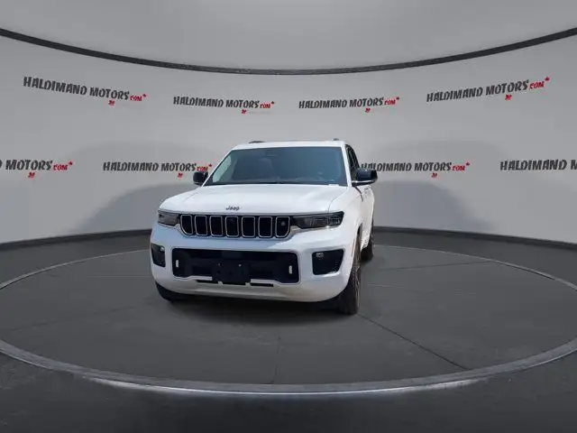 2023 Jeep Grand Cherokee Overland in Cars & Trucks in Hamilton - Image 4