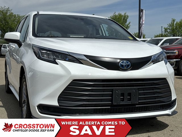 2023 Toyota Sienna LE | Heated Seats | Apple CarPlay in Cars & Trucks in Edmonton