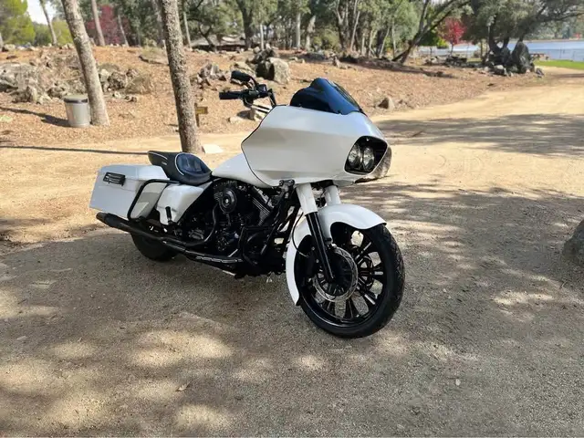 2000 HARLEY-DAVIDSON FLTR/FLTRI ROAD GLIDE 1500CC-WHITE! in Street, Cruisers & Choppers in Dartmouth - Image 4