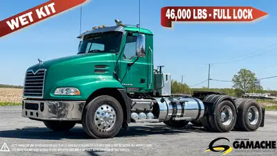 Heavy truck / Camion lourd - # STOCK: C-31718 2011 MACK CXU613 PINNACLE CAMION DE VILLE 2011 MACK CX...