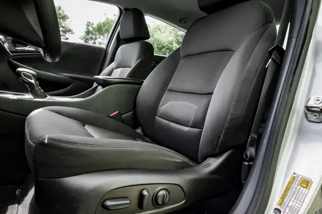 2022 Chevrolet Malibu LT • REMOTE START • LED LIGHTS • CP/AA in Cars & Trucks in Kingston - Image 29