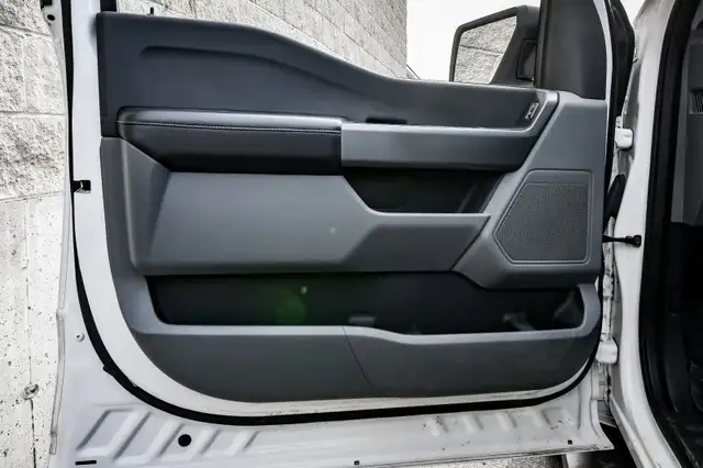 2021 Ford F-150 XLT • REMOTE START • PARK ASSIST • APPLE CARPLAY in Cars & Trucks in Ottawa - Image 9