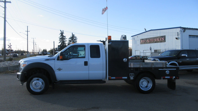 2015 Ford F-550 XLT EXTENDED CAB FLAT DECK LOW KM'S in Cars & Trucks in Edmonton