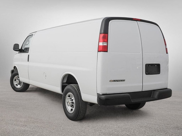 2024 Chevrolet Express Cargo 2500 WT 135'' in Cars & Trucks in City of Montréal - Image 4