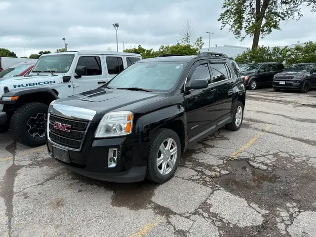 2015 GMC Terrain SLE-2 NO ACCIDENTS | AC BLOWS COLD | KEYLESS... in Cars & Trucks in London - Image 4