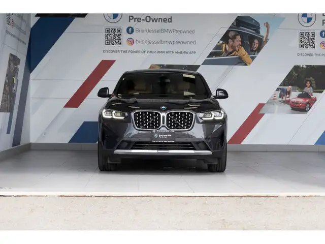 2022 BMW X4 xDrive30i in Cars & Trucks in Vancouver - Image 4