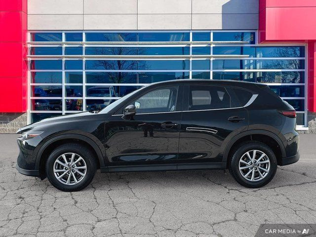 2022 Mazda CX-5 GS | Apple Carplay | AWD | Heated Seats/Wheel in Cars & Trucks in Guelph - Image 2