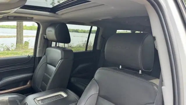 2019 GMC Yukon XL Denali in Cars & Trucks in Laval / North Shore - Image 11