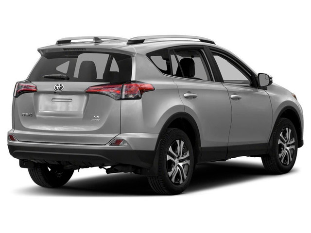 2018 Toyota RAV4 LE in Cars & Trucks in City of Toronto - Image 3